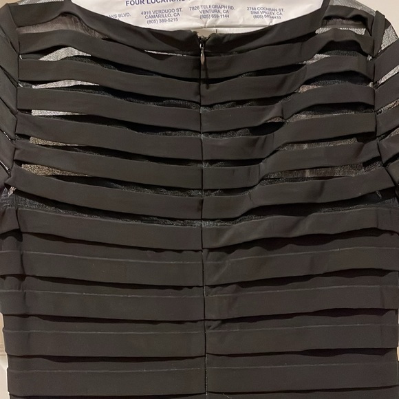 Like new, Adrianna Papell Black Dress Size 6 - Picture 3 of 5